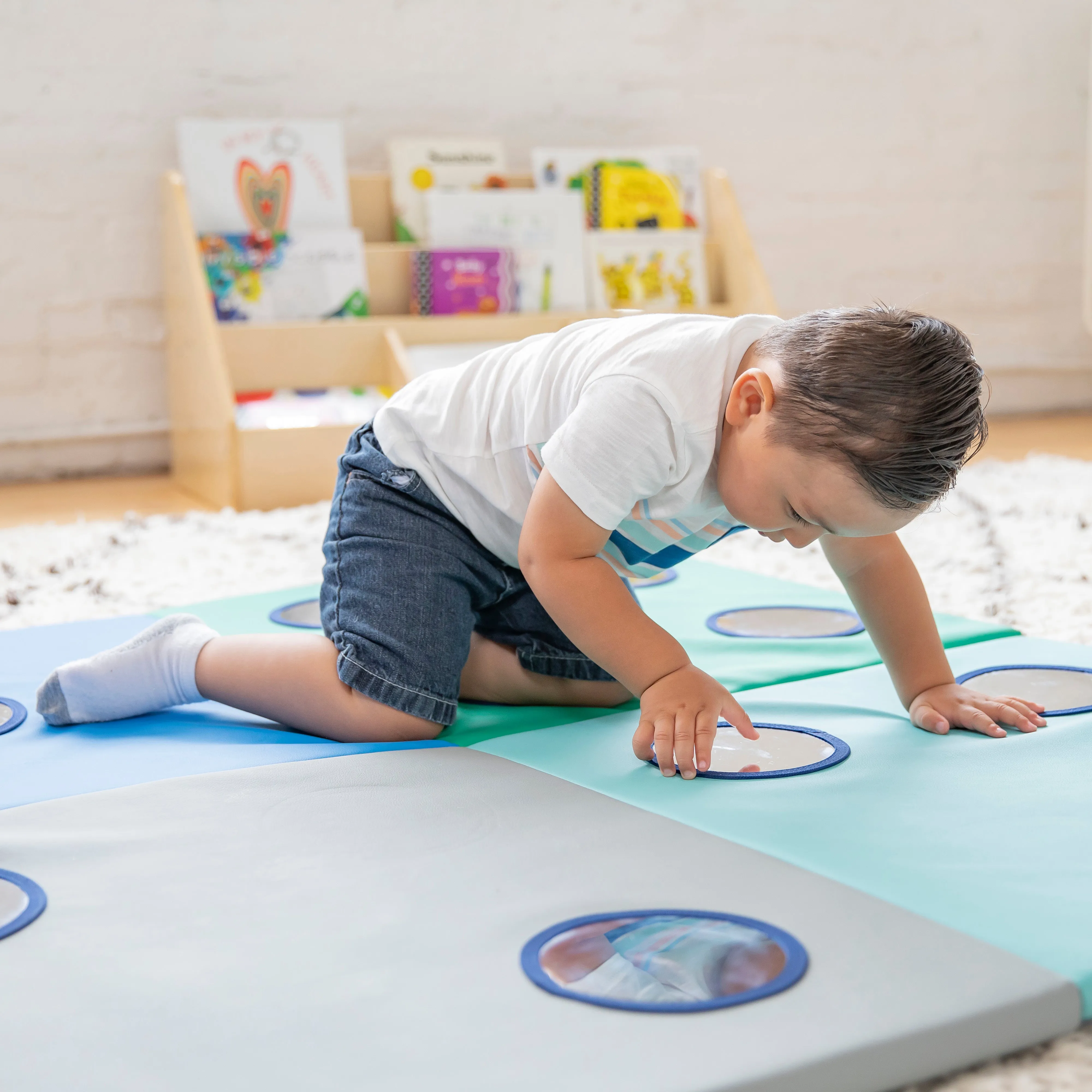 123 Look At Me Counting Activity Mat with Sensory Mirrors