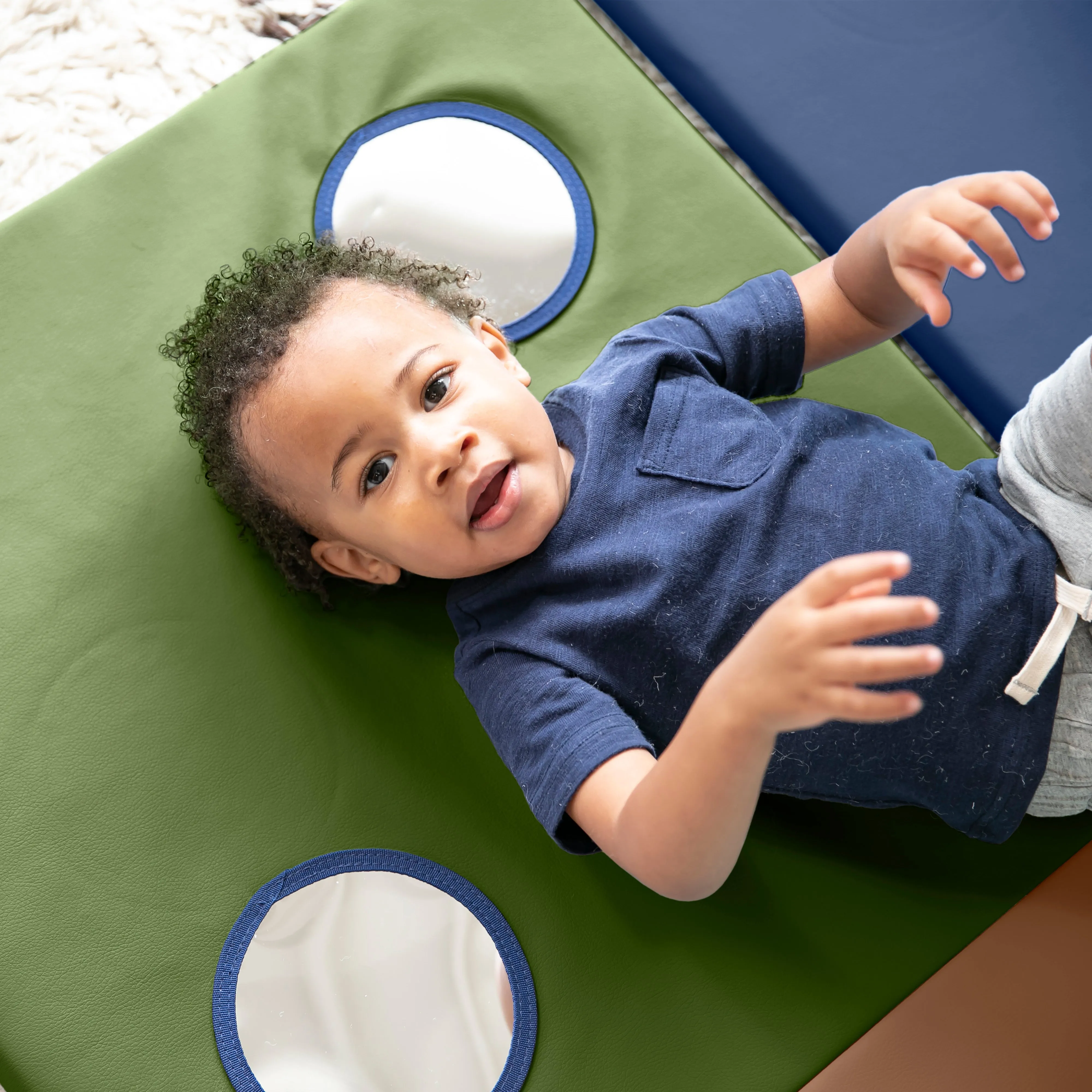 123 Look At Me Counting Activity Mat with Sensory Mirrors