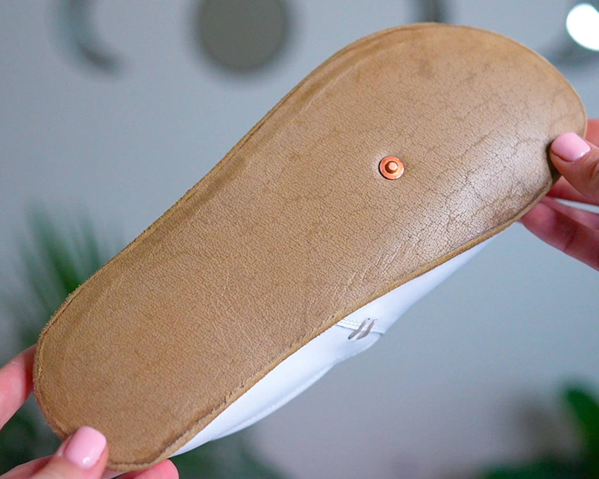 Brio Slip-On / Ivory / Womens