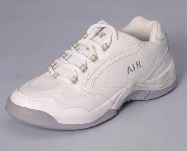 Men's Laced Sneakers.