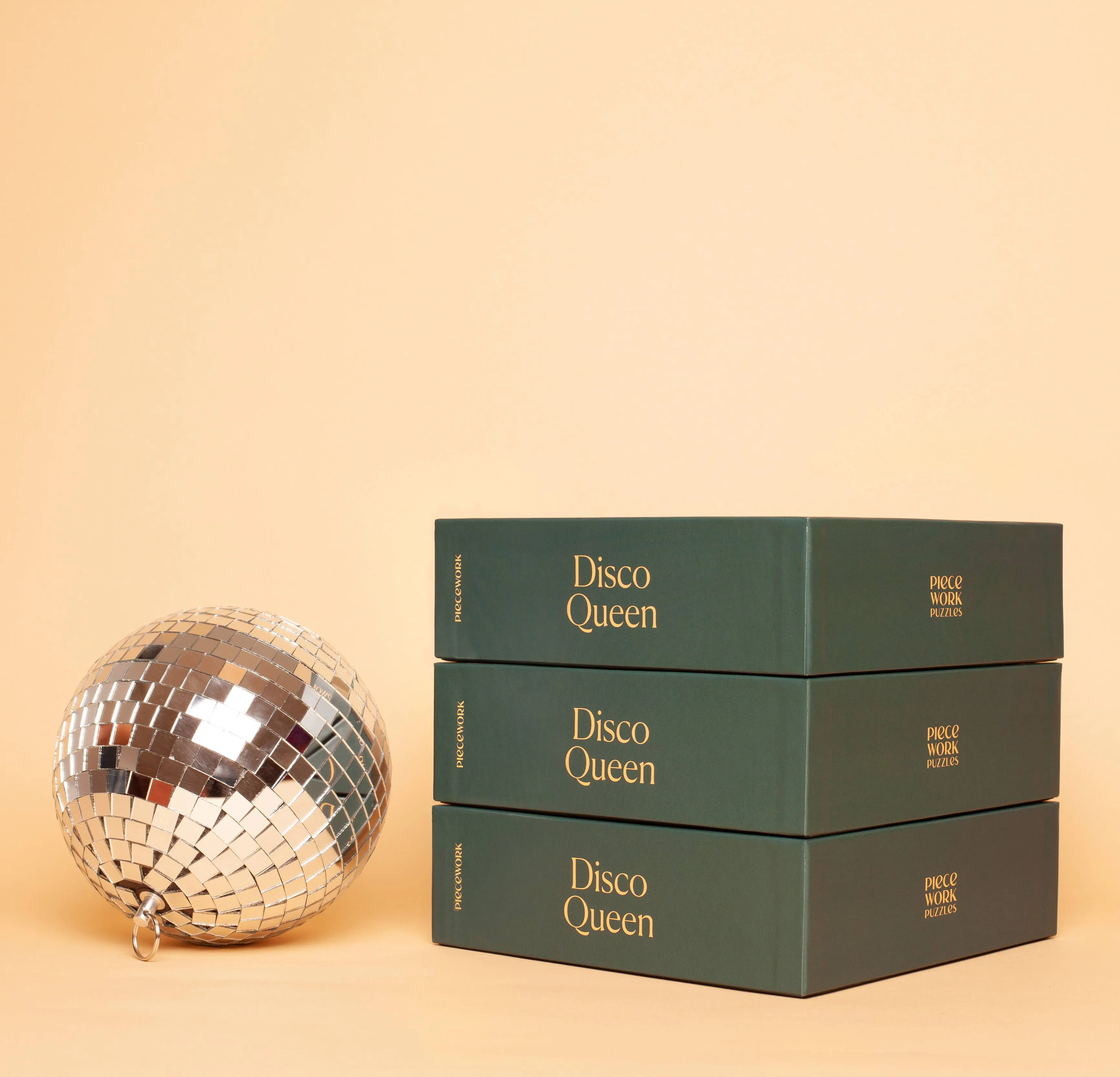 Piecework Puzzles - Disco Queen - 500 Piece Puzzle