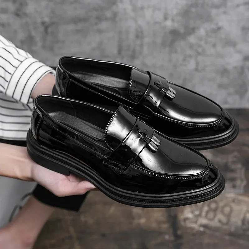 Solid Gold Lines Tassels Loafers