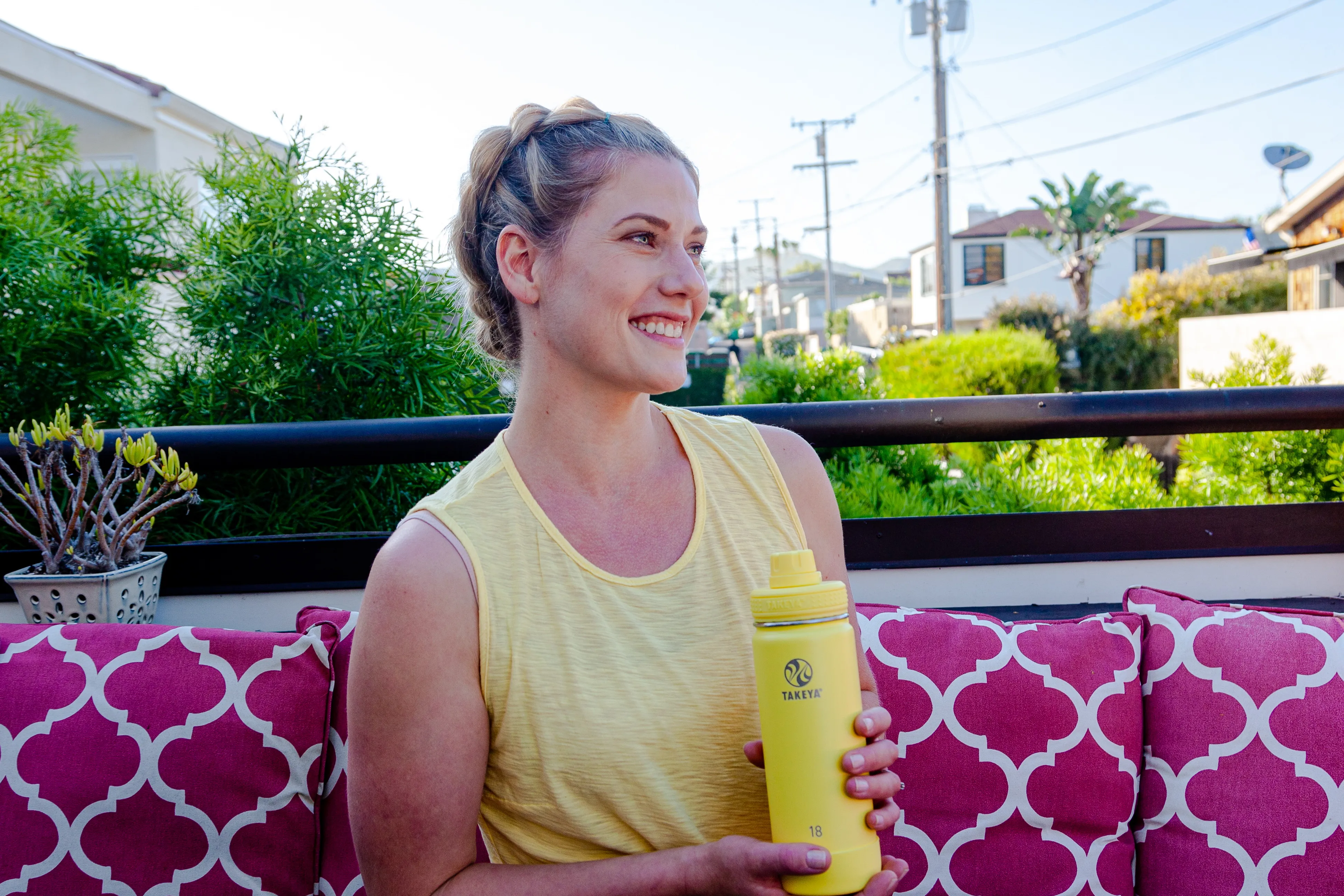 Takeya Actives Insulated Water Bottle 530 ml Canary | Buy Takeya Actives Insulated Water Bottle 530 ml Canary here | Outnorth