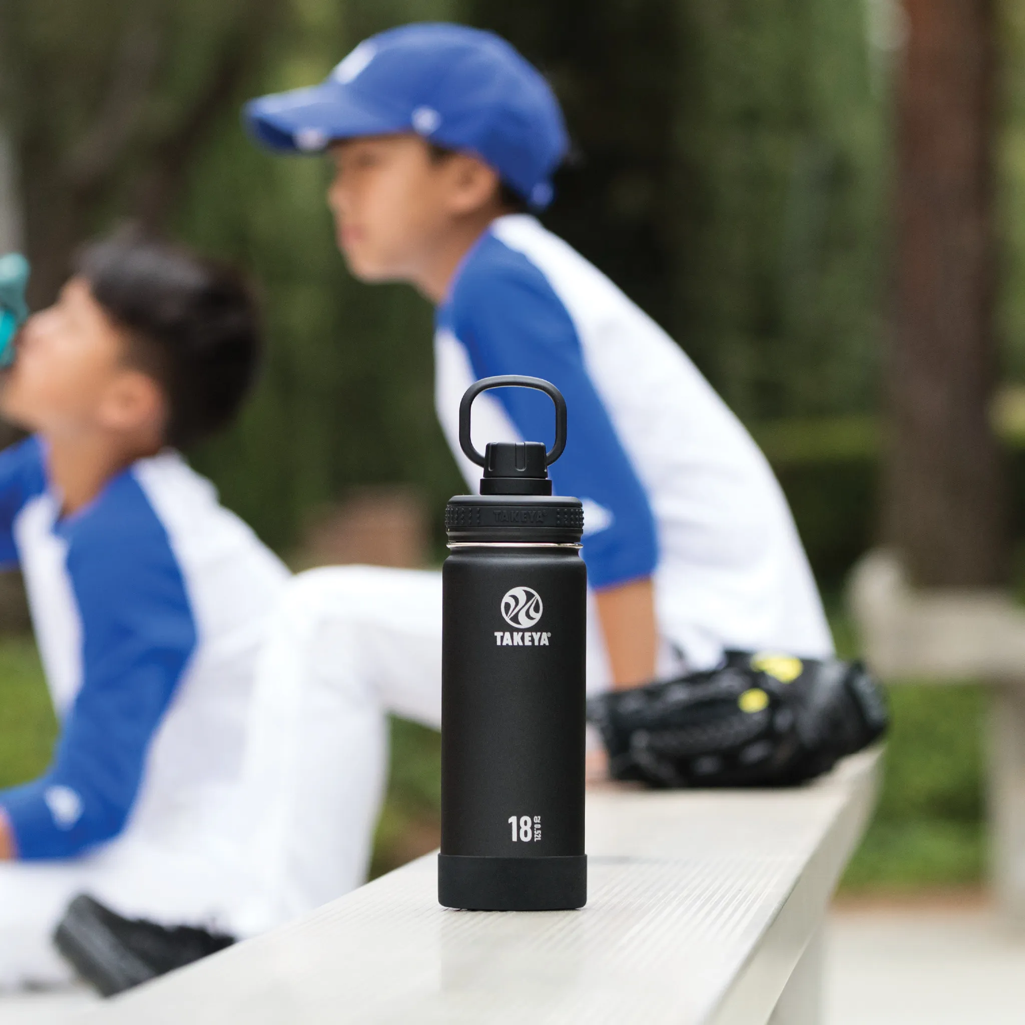 Takeya Actives Insulated Water Bottle 530 ml Onyx | Buy Takeya Actives Insulated Water Bottle 530 ml Onyx here | Outnorth