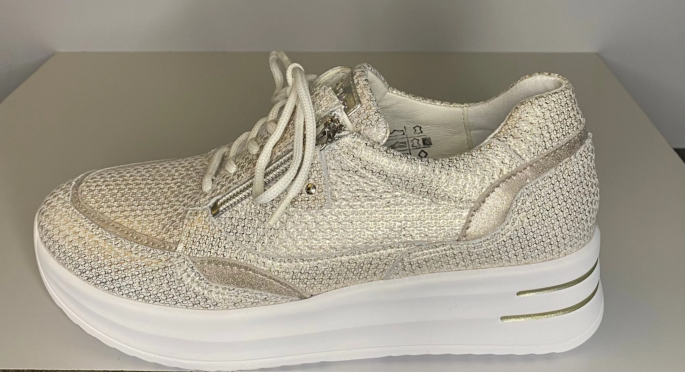 Waldlaufer 755004 313 396  Platinum Metallic Trainers